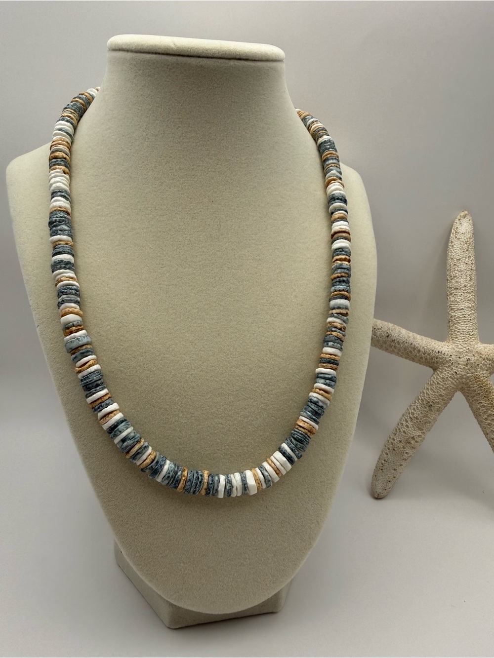 Beachy Shell Unisex Necklace - Handcrafted Coastal Style 20"